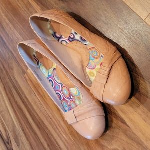 Like New! Born Women's Slip On Ballet Flat - Size 8